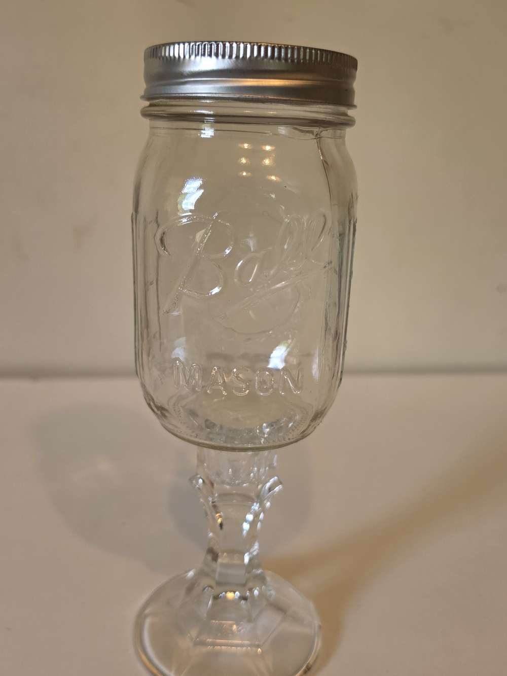 Clear Glass Mason Jar with Silver Lid - Versatile Drinkware